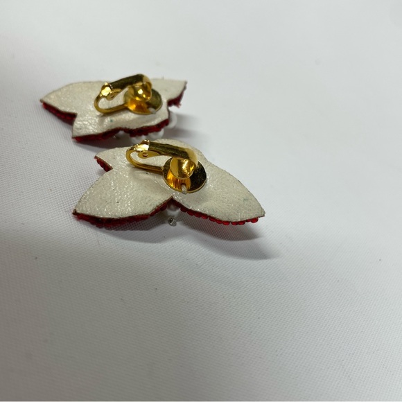 Vintage Red Sequin Pearl Beaded Statement Clip On Earring UG Holiday Ole Miss - Picture 7 of 7